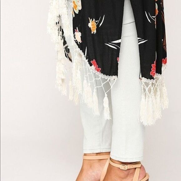 New GiGio Dreams Come True Kimono black and bright floral pattern with fringe sw - Picture 2 of 13